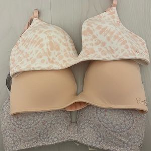 Jessica Simpson 3 set of bras